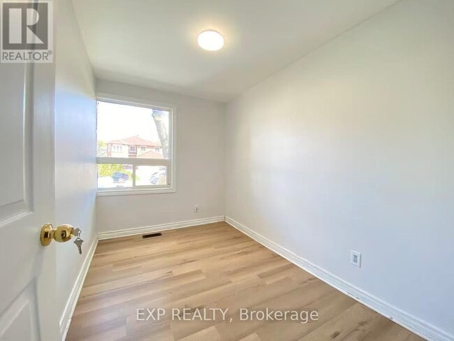 Building Photo - 6 Deblyn Dr