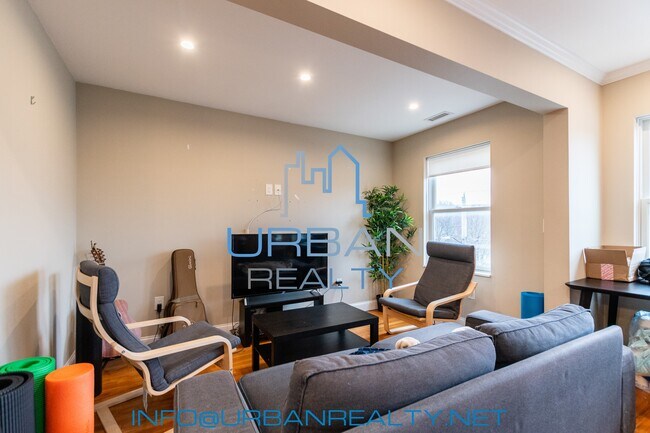 Living Room - 107 Kenrick St