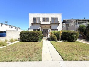 Building Photo - 1732 Cabrillo Ave