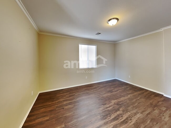 Foto del edificio - 7585 Engleberg Ave