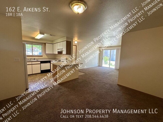Building Photo - Apartment in Prime Downtown Eagle Location...