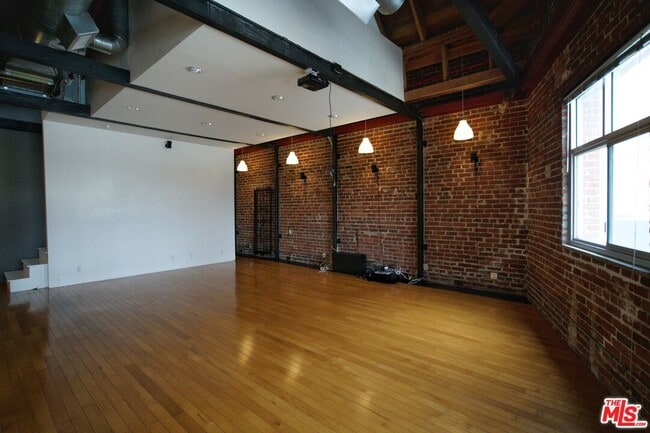 Building Photo - 500 Molino St