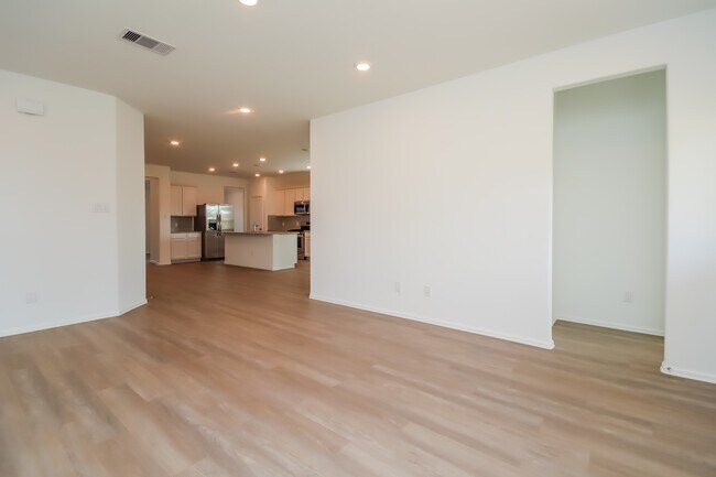 Foto del edificio - 712 Autumn Lake Ln