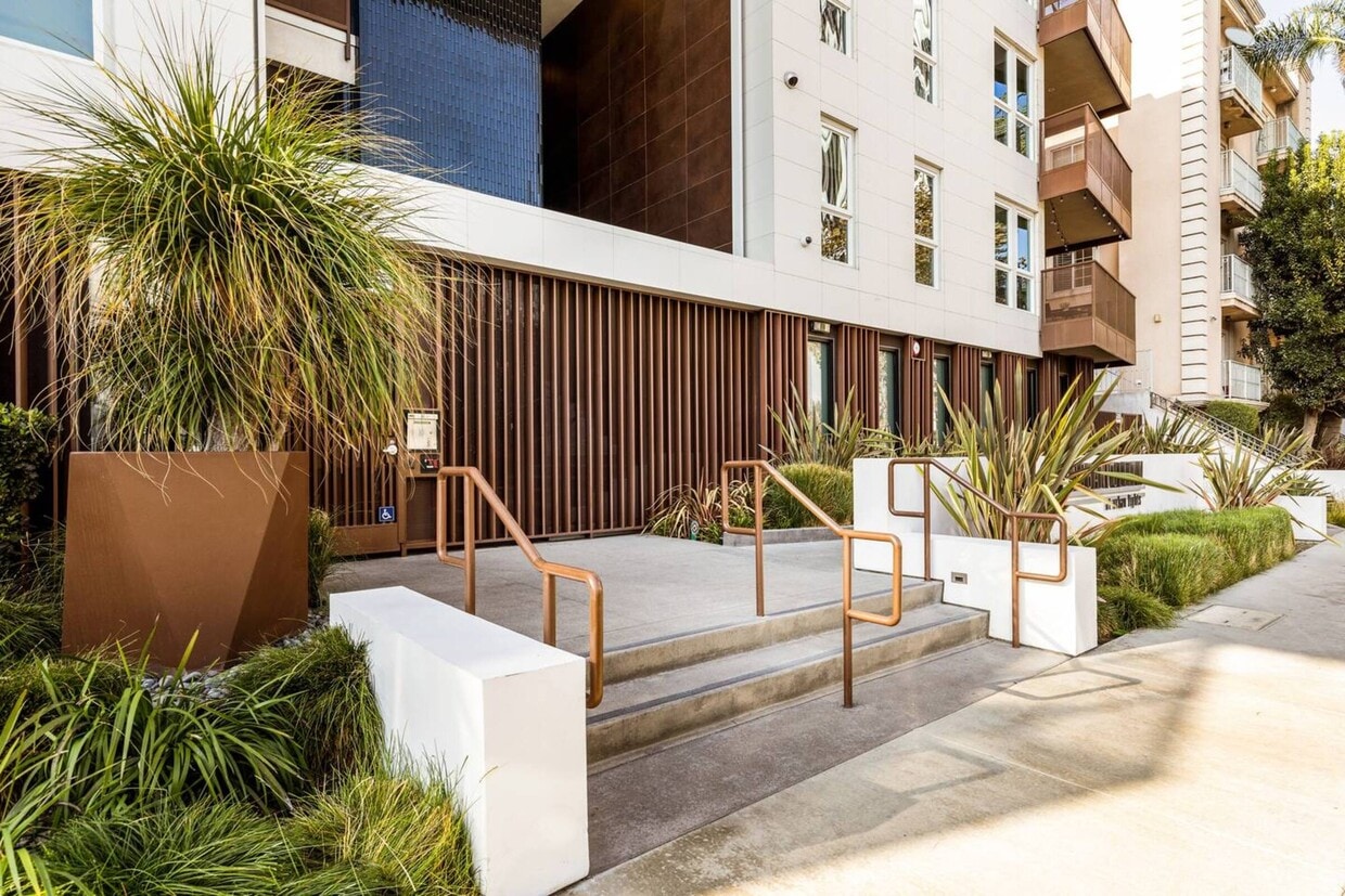 739 S Ogden Dr Unit 1.1344140, Los Angeles, CA 90036 Room for Rent in