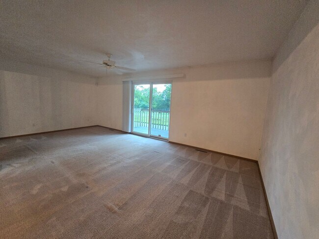 Foto del edificio - Large 3 Bedroom Townhouse in Burrell Schoo...