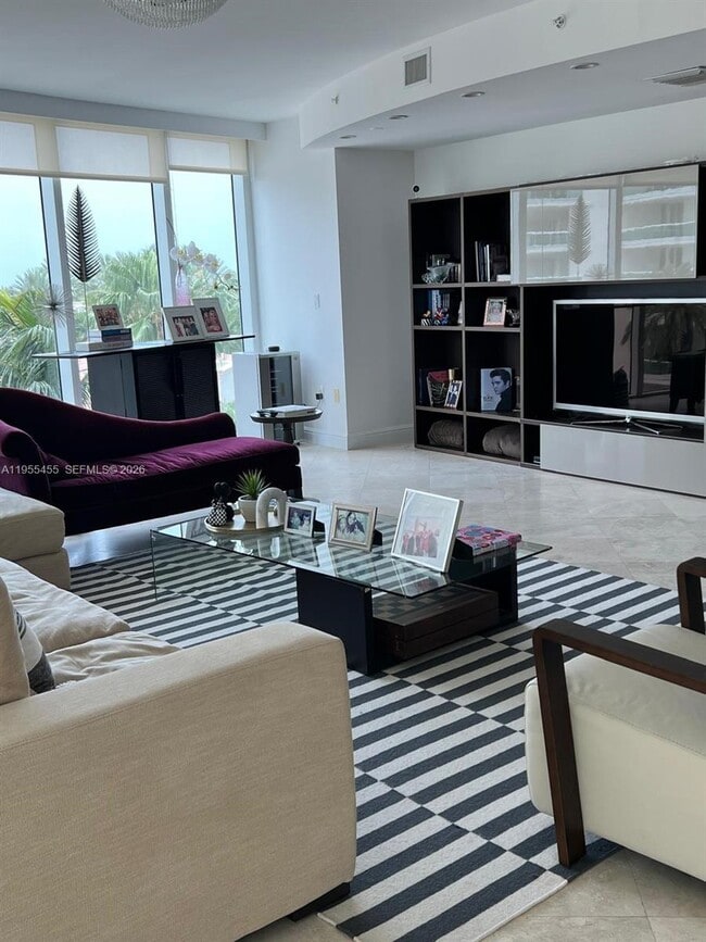 Building Photo - 19955 NE 38th Ct