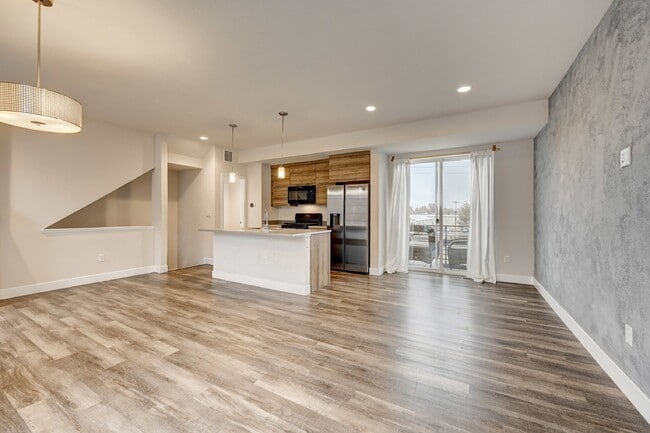 Building Photo - $2,655.95- 3 bed, 3.5 bath located in Lakewood with AC, and In Unit Laundry!