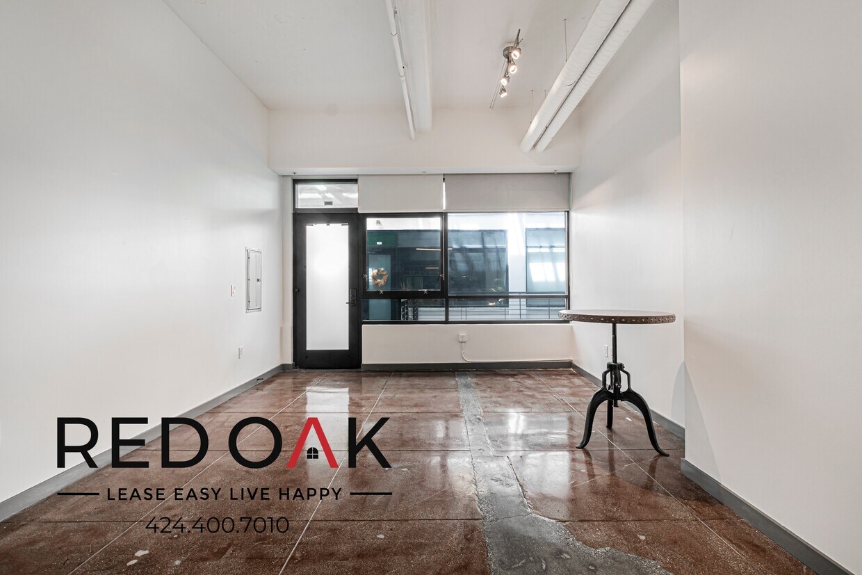 Foto principal - 430 S Broadway