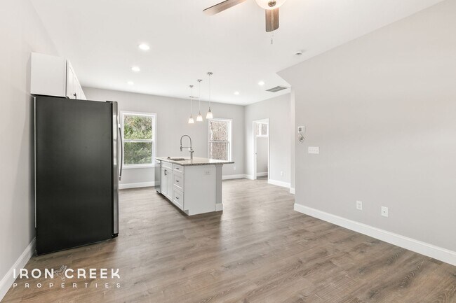 Building Photo - New Construction Three-Bedroom in Beautifu...