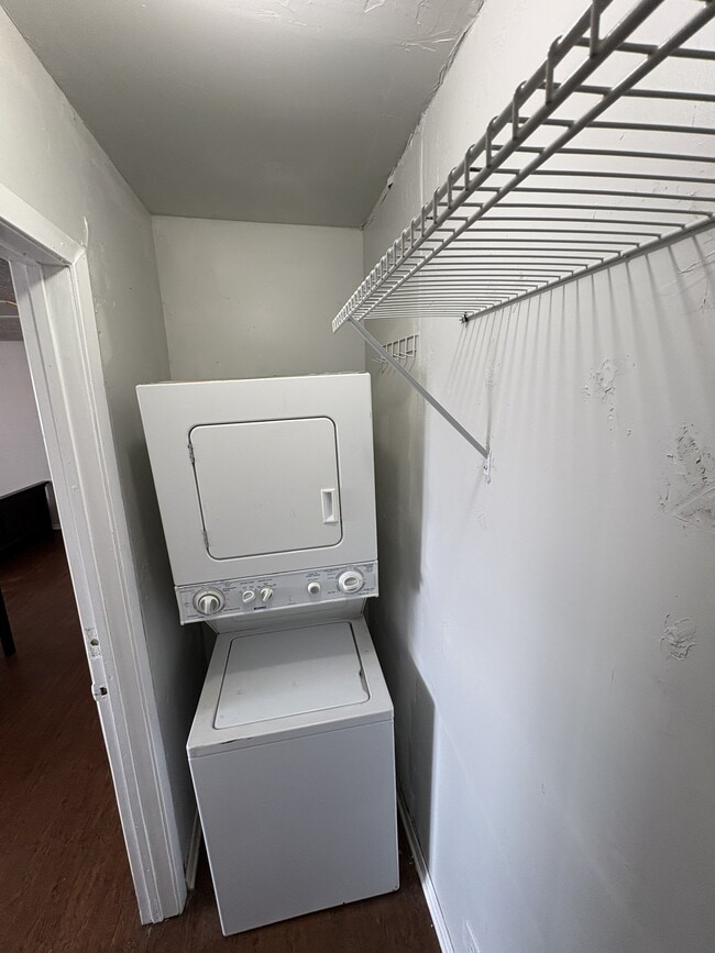 Building Photo - 9283 Five Palms Dr