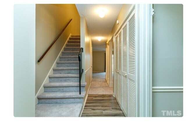 Stair - 1333 Garden Crest Cir