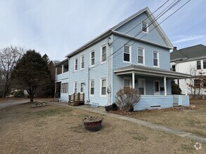 Building Photo - 658 School St