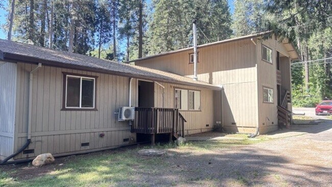 Foto del edificio - 2 Bedrooms in Pollock Pines Available May 1st