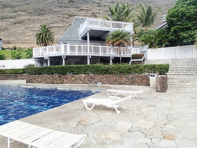 Community Pool House and Pool - 1121 Kumukumu St #A