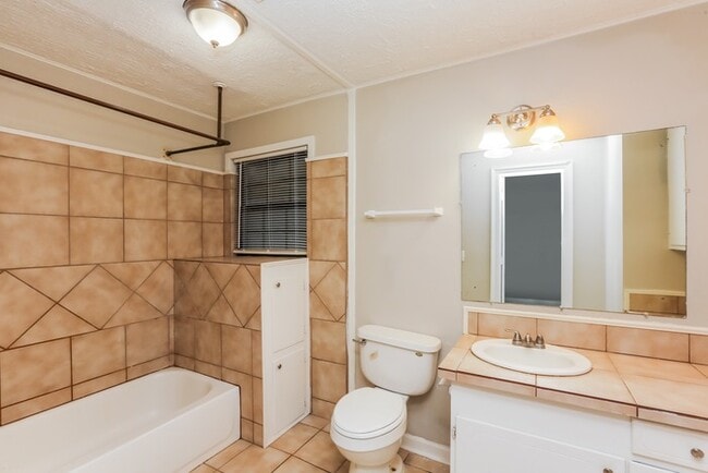 Building Photo - 529 Wolcott Cir