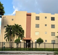 Building Photo - 677 SW 9th Ave