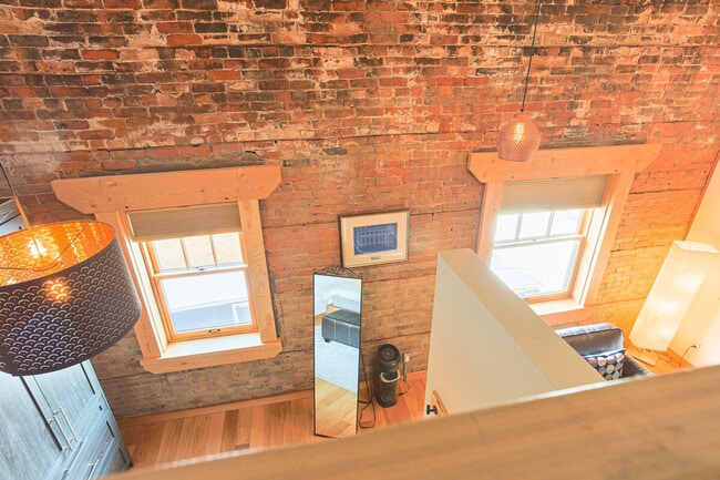 Photo du bâtiment - 361a 1st Ave