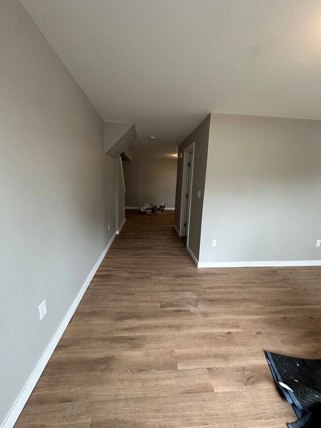 Foto del edificio - 220 Rosedale Ave