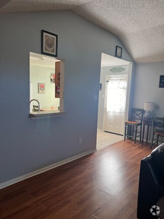 Building Photo - 1109 Palomino Dr