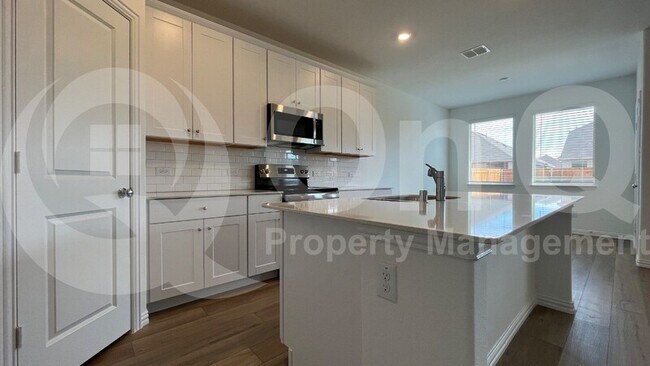 Building Photo - 5103 Penrose Dr