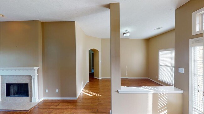 Foto del edificio - 615 Castle Brook Dr