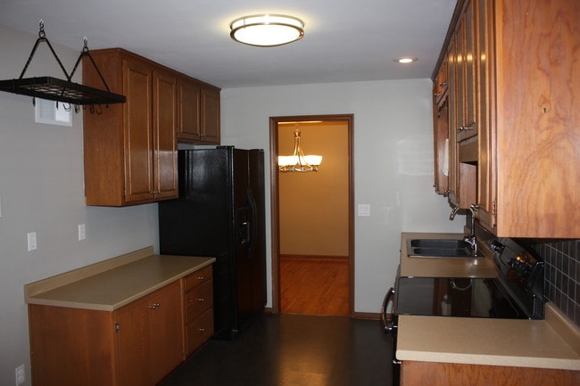 Building Photo - 9211 Westbrooke Dr