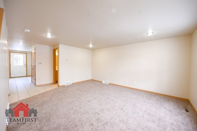 Foto del edificio - 2137 S Broadway