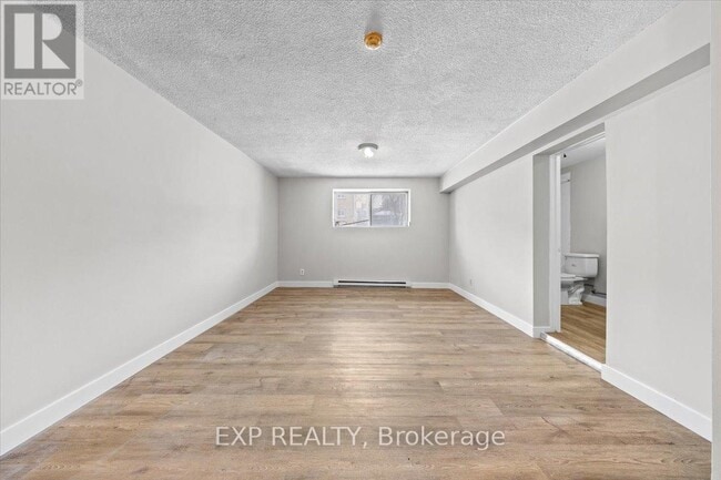 Building Photo - 1435 Morisset Ave