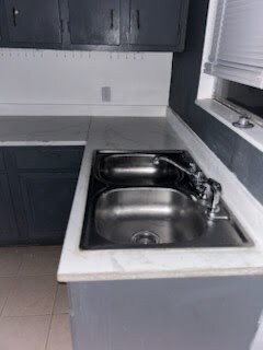 Foto del edificio - 1502 Duncan Ave