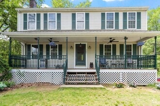 Building Photo - 389 Central St