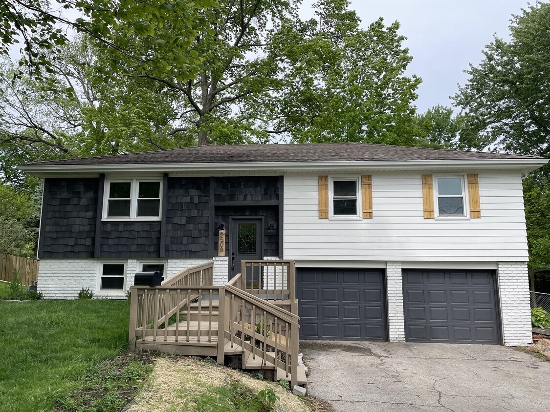 Primary Photo - 5508 Perry Ave