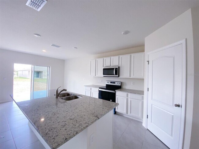 Building Photo - 2739 Sunkissed Dr