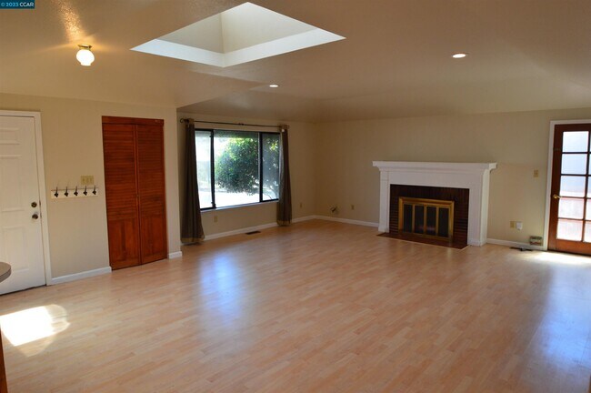 Building Photo - 717 Norvell St