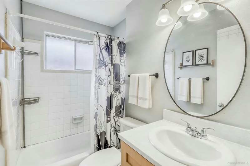 Building Photo - 13 W Donovan St