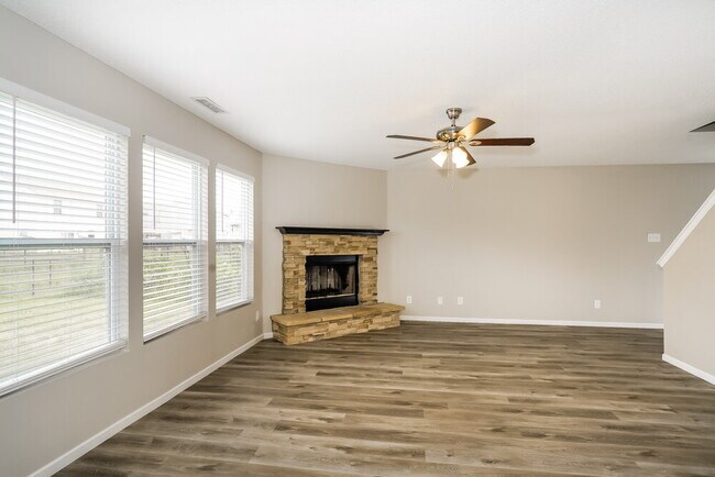 Foto del edificio - 8117 Retreat Ln