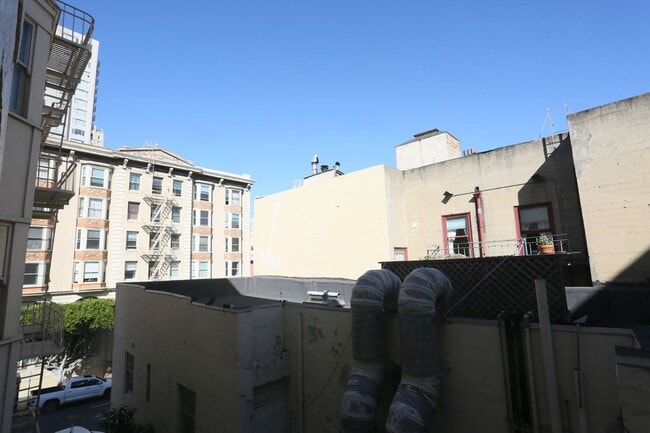 Building Photo - 797 Bush St