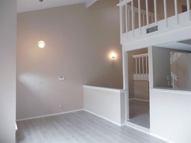 Building Photo - 12645 Wellington Park Dr