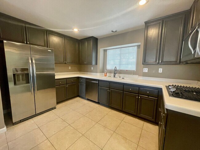 Foto del edificio - COMING SOON!!! Exquisite 3 Bedroom, 2 Bath...