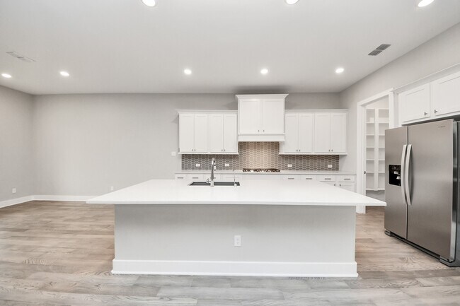 Foto del edificio - 24815 Pavonia Lake Ln