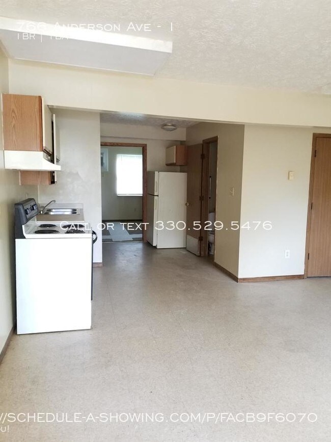 Foto del edificio - 766 Anderson Ave