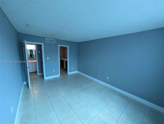 Building Photo - 1800 Sans Souci Blvd