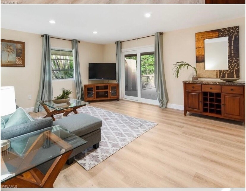 Primary Photo - 1595 Curlew Ave