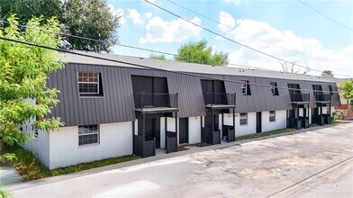 Building Photo - 10 Nightingale Ave