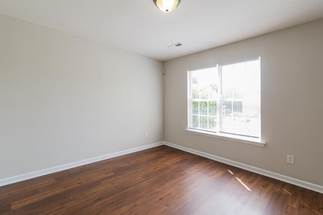Building Photo - 3739 Kadey Dr