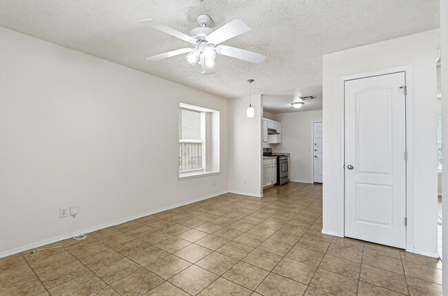 Building Photo - 12320 Robert Dahl Dr