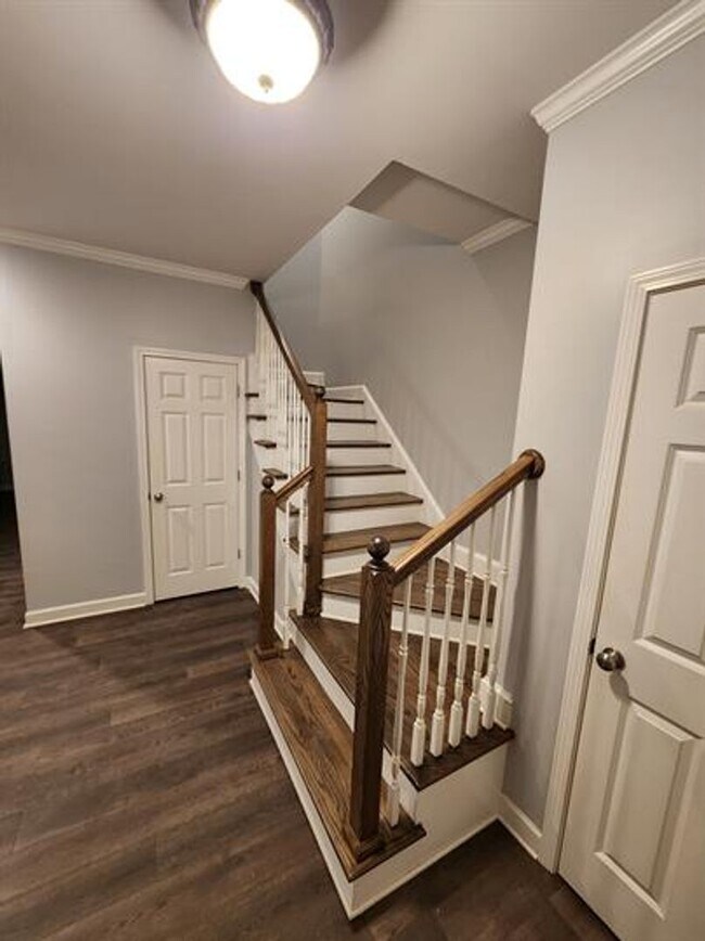 Foto del edificio - Spacious 3/2.5 Located Near Downtown Greenville!