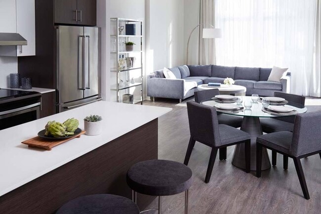 Building Photo - Marc Chagall