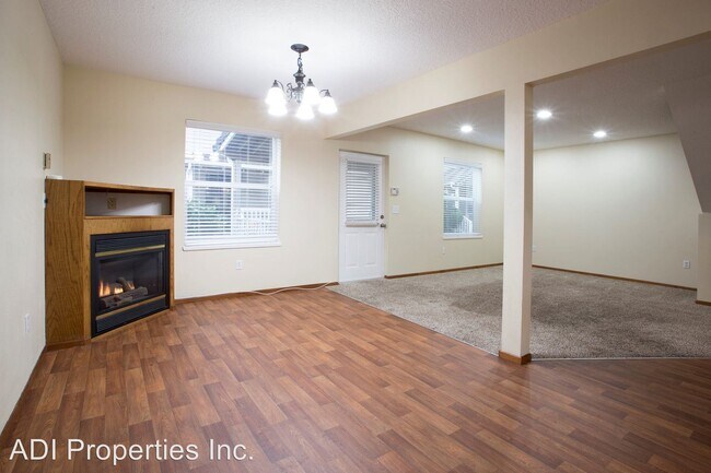 Foto del edificio - 8273-8333 SW Durham Rd
