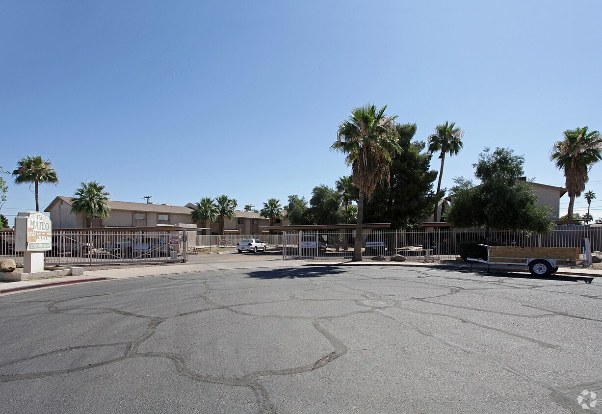Primary Photo - Mateo Village