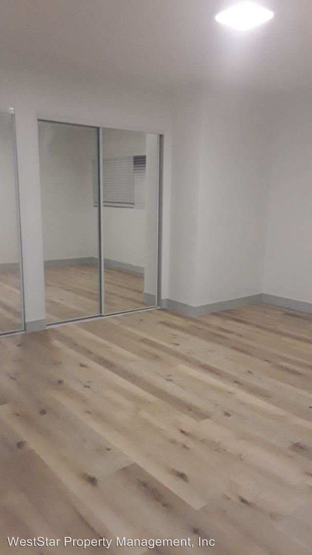 Foto del edificio - 3552-3554 Brenton Ave